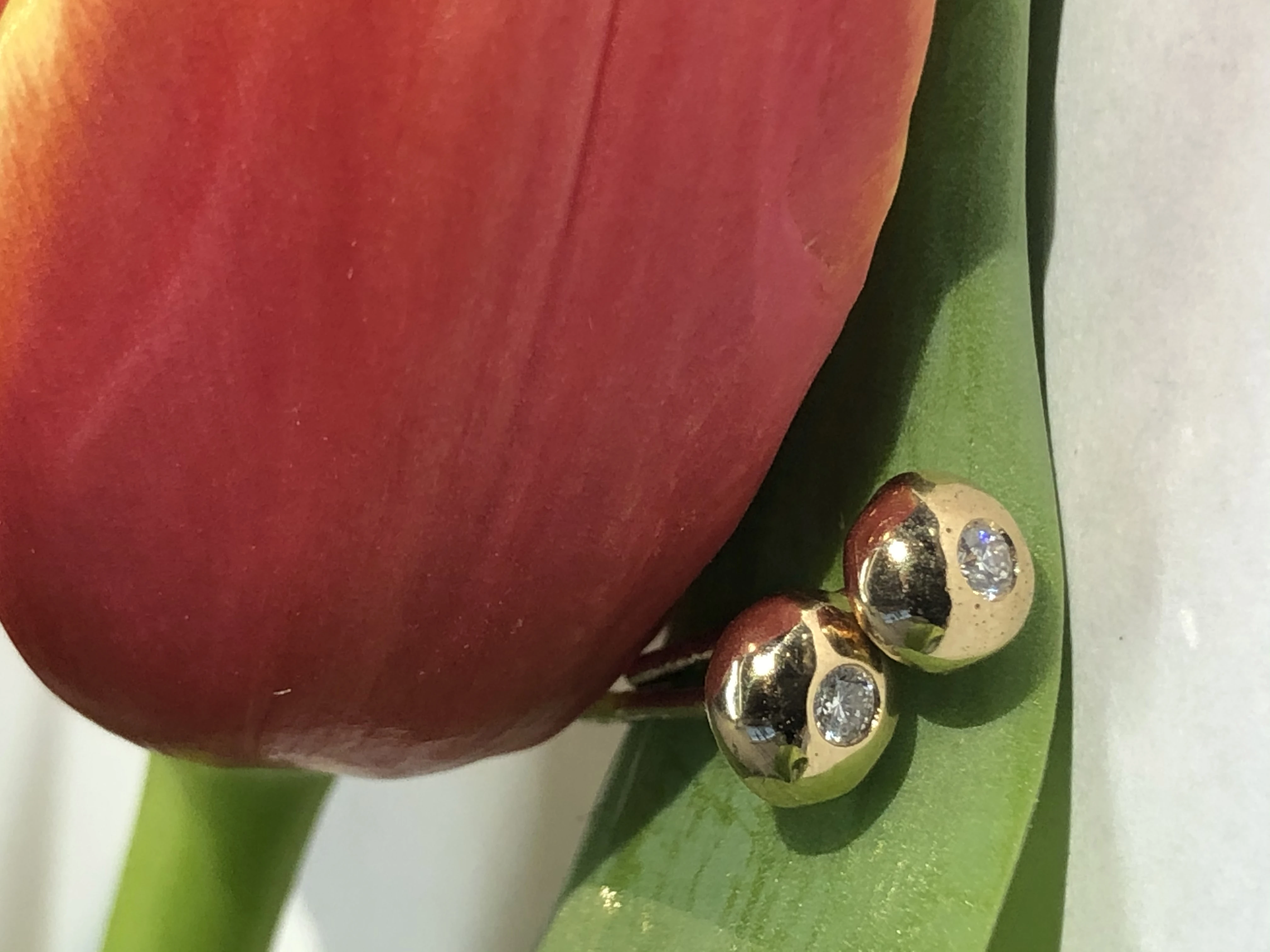 Örhängen med blomma