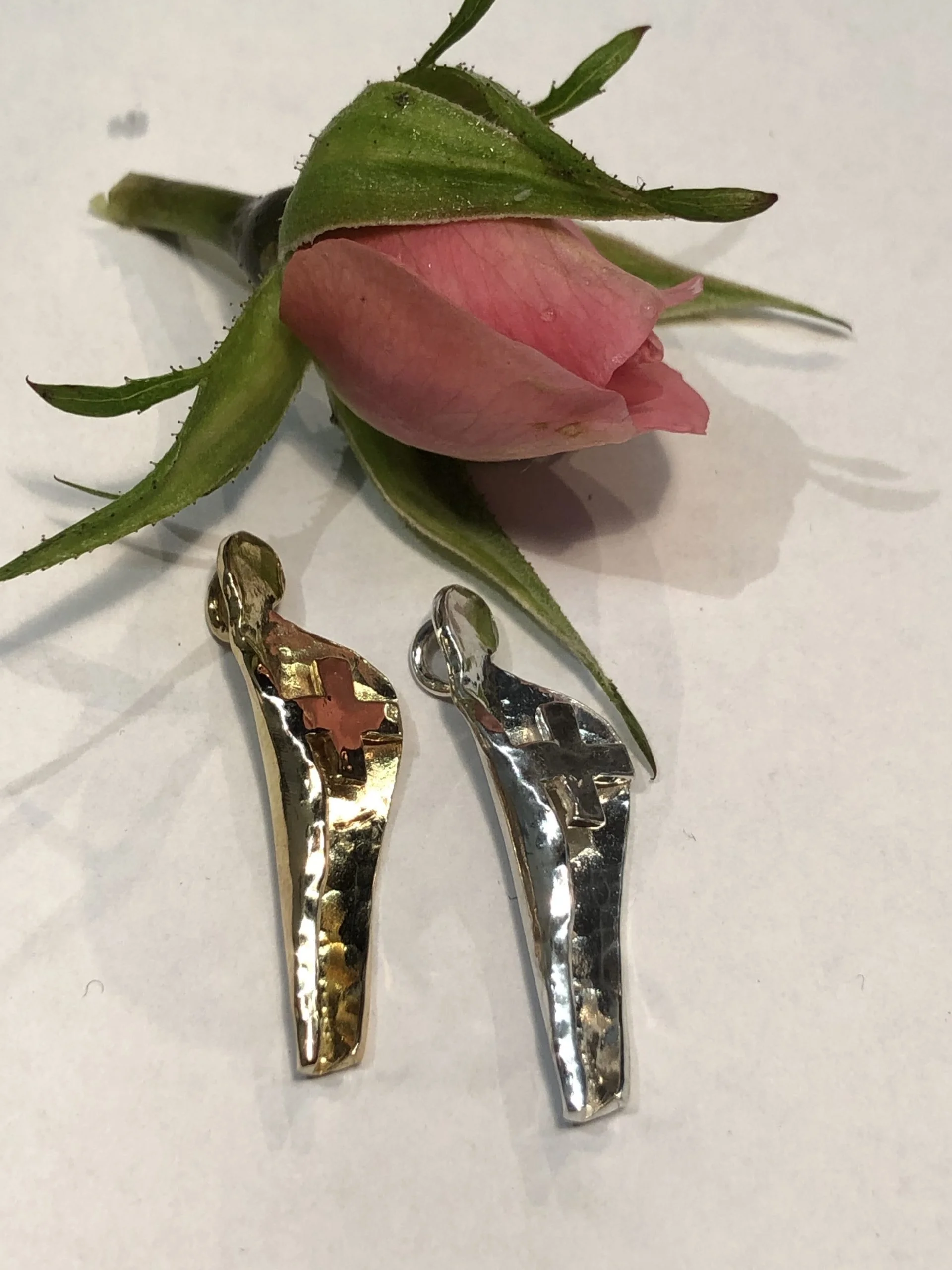 Graverade manschettknappar i guld