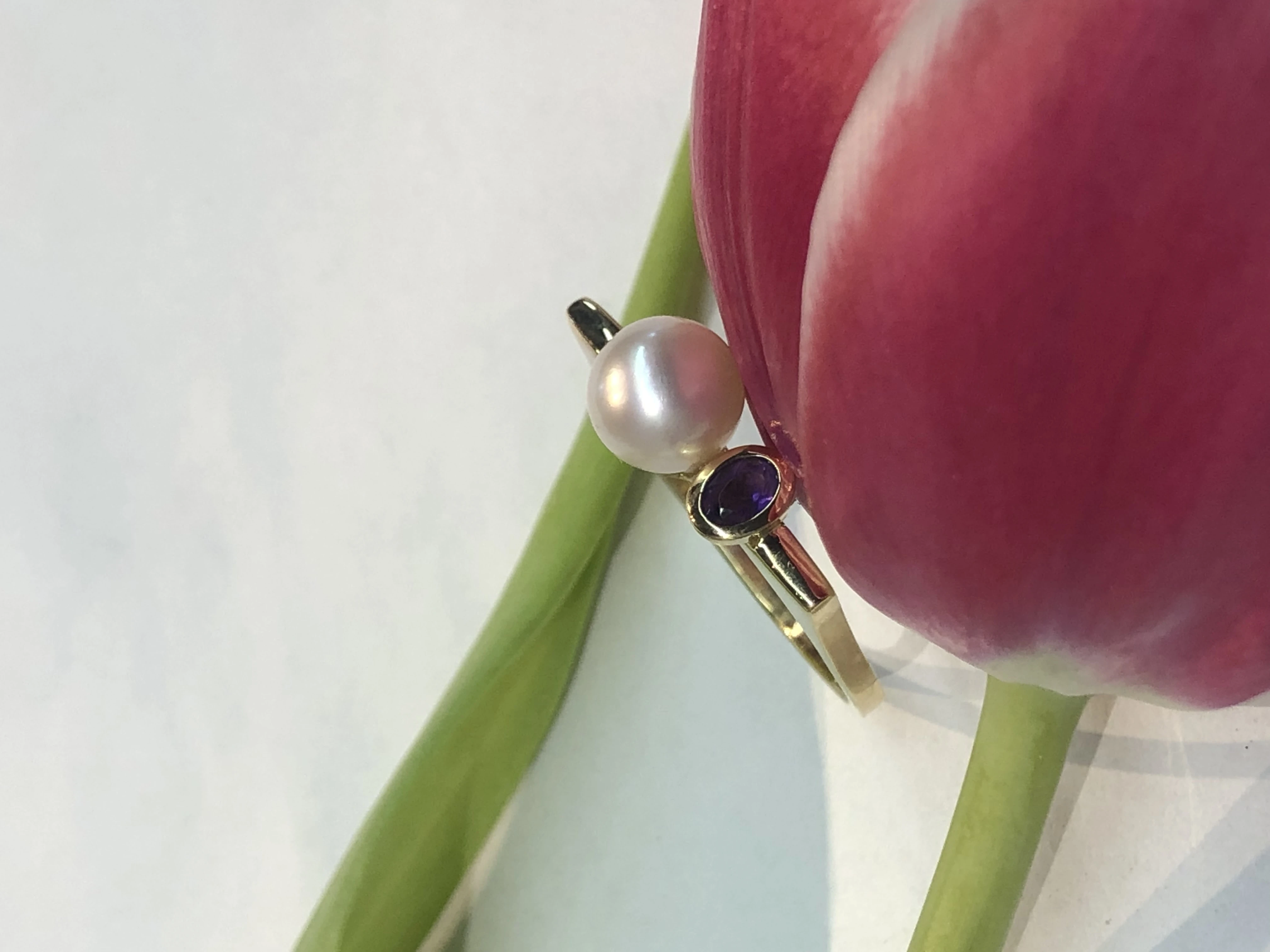 Ring med ädelsten